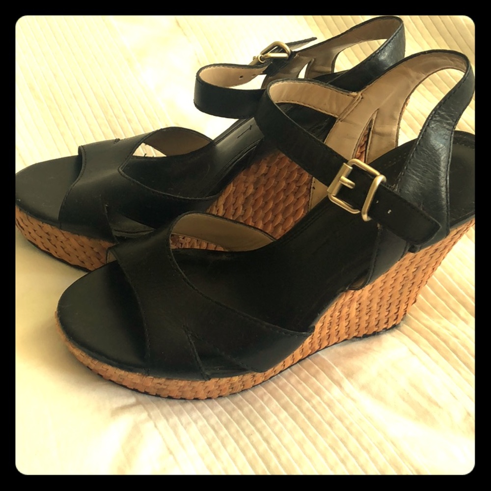 Banana republic black wedge rattan platform sandal